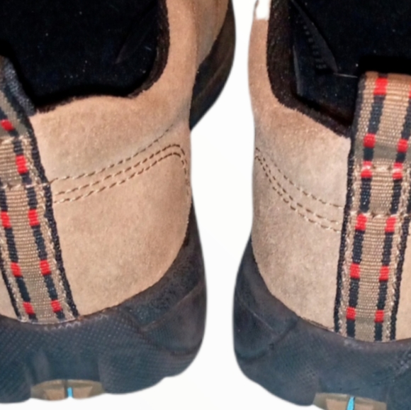 PREDICTIONS Leather Collections - Picture 5 of 5